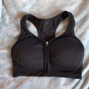 Black sports bra